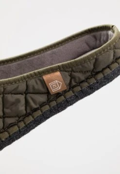 Pantoufle Quilt Men - Chaussons - Olive -Magasin Général De Mode a7f68854117c48f79edafd5f13fc5955