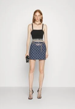 Nouvelles versions -Magasin Général De Mode a942ea6aece1497190d8b93802fb8a0a