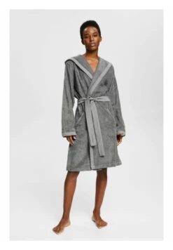 Nouvelles versions -Magasin Général De Mode a94e4e2778ff45988df77806576e7d47