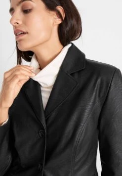 Manteau Court - Black -Magasin Général De Mode ada99c7dc9b14029aef1a0b933d1db3e