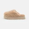 Ugg Maxi Curly Platform - Chaussons - Sand -Magasin Général De Mode b1a292b4787d42c79f089cde72b8380f