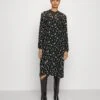 SAMSØE SAMSØE Elma Shirt Dress - Robe De Jour - Dark Meadow -Magasin Général De Mode b327dbc1b20b4ee69d0b90ae3b949000