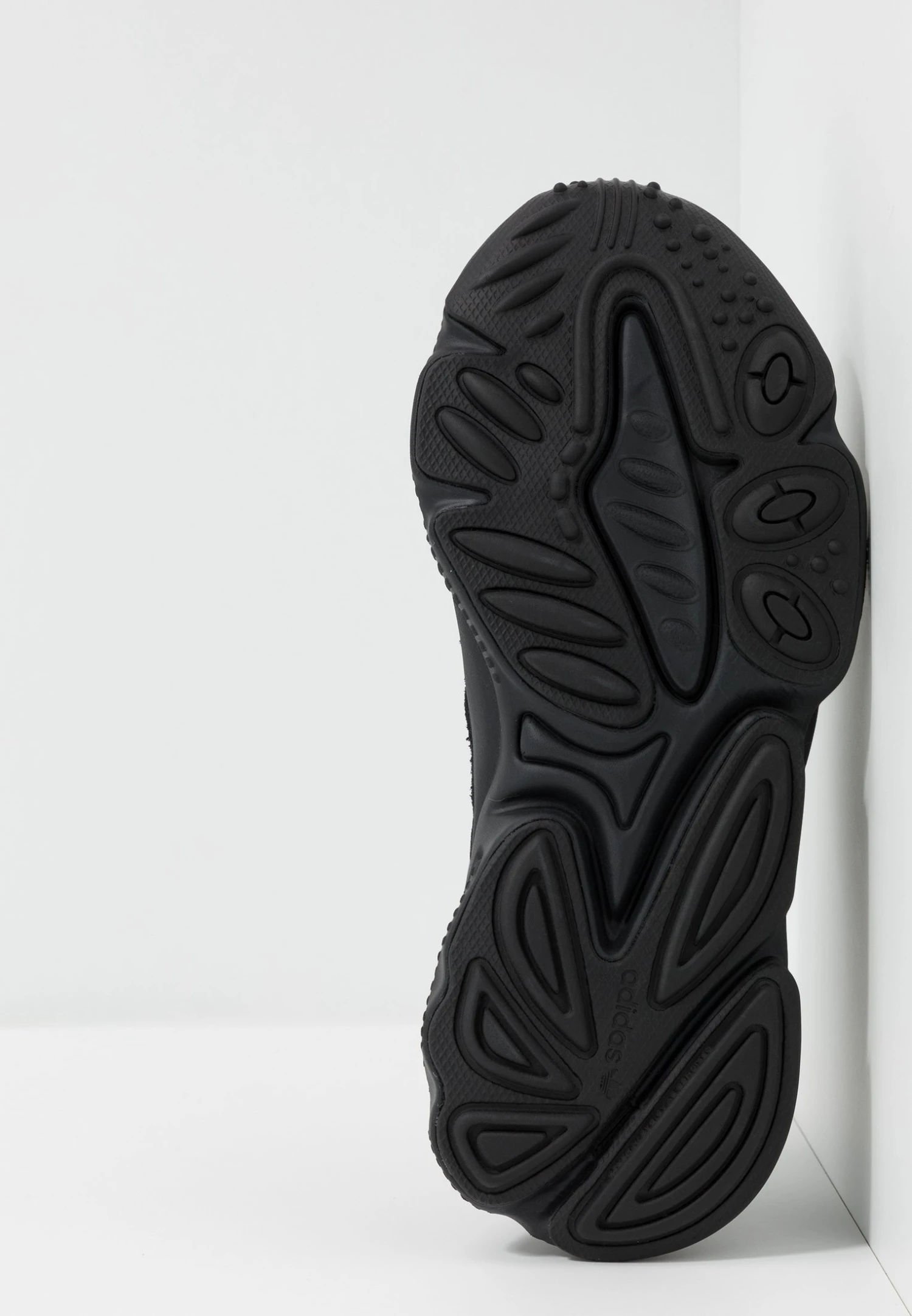 Adidas Originals Ozweego - Baskets Basses - Core Black/Carbon 8 Adidas Originals Ozweego - Baskets Basses - Core Black/Carbon – Image 6