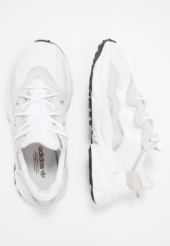 Adidas Originals Ozweego - Baskets Basses - Ftwr White/Ftwr White/Core Black -Magasin Général De Mode b897f3ecf664401f8ada2ab7c1860b5a