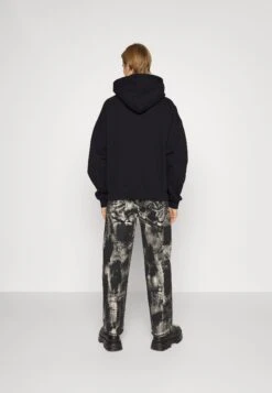 FIORUCCI Sweat À Capuche - Black -Magasin Général De Mode ba3385f61e73436fab9d3b52282ff571