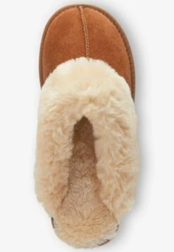Next Chaussons - Brown -Magasin Général De Mode bc2477ff0b0a4871bc976156ab59c8d0