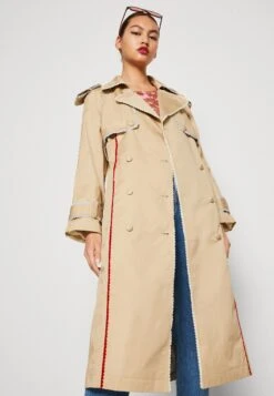 SISTER JANE Orchard Scallop Trim - Trench - Beige -Magasin Général De Mode be4af68ac15847ceb7eb70b0ef47274d