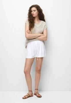 PULL & BEAR Basic Bermuda - Short - White -Magasin Général De Mode c197e7d58888476bb78ff6ea924e9ed1