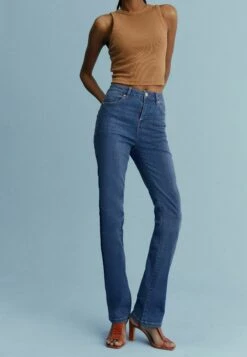 Next Push-Up Standard - Jean Bootcut - Mid Blue 9 Next Push-Up Standard - Jean Bootcut - Mid Blue -Magasin Général De Mode c3d3809a195648b08ee7609a1684ee50