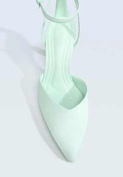 Stradivarius With Ankle Straps - Chaussures De Mariée - Light Green 13 Stradivarius With Ankle Straps - Chaussures De Mariée - Light Green -Magasin Général De Mode c44a268bdbaa4bd6bff135ec521f35a2