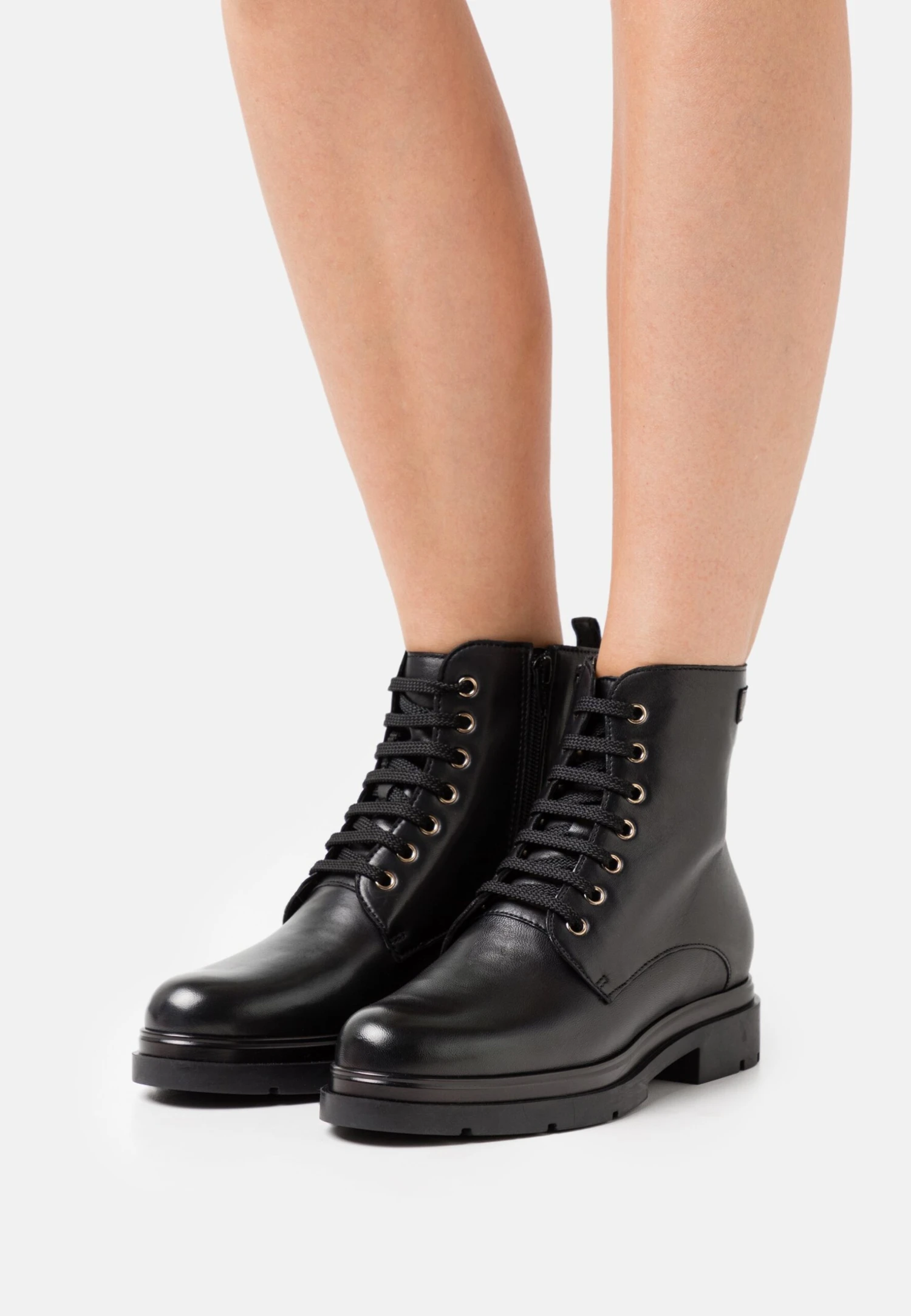 Les Tropéziennes Par M Belarbi Soraya - Bottines À Lacets - Noir 3 Les Tropéziennes Par M Belarbi Soraya - Bottines À Lacets - Noir