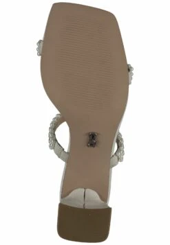 Steve Madden Sandales À Talons Hauts - Bone 13 Steve Madden Sandales À Talons Hauts - Bone -Magasin Général De Mode c7af21f4836240439e80a337d1760aa0