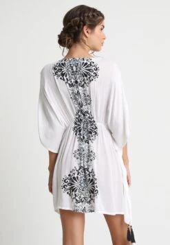 Buffalo Tunic - Accessoire De Plage - Weiß/Schwarz -Magasin Général De Mode c8e35a370f824774878f4eab702abaee