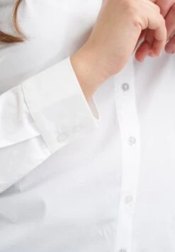 Poplin - Chemisier - White 11 Poplin - Chemisier - White -Magasin Général De Mode ce0b682f8b3040c19b23078c4c5edb47