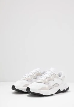 Adidas Originals Ozweego - Baskets Basses - Ftwr White/Ftwr White/Core Black -Magasin Général De Mode cf00f16fabd54bd0adbd3f081309c75c