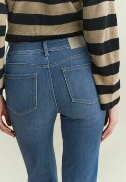 Next Super Soft Standard Tall - Jean Bootcut - Mid Blue 8 Next Super Soft Standard Tall - Jean Bootcut - Mid Blue -Magasin Général De Mode cf4b30add4c24de09f2af020aa0f5970