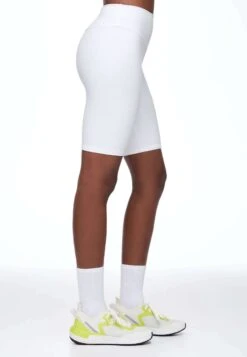 Oysho Comfortlux High-Rise Cycle  - Short - White -Magasin Général De Mode d08533ebfc544a6586633f442ce6e46b