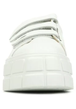 Vanessa Wu Angela - Baskets Basses - White/Green 12 Vanessa Wu Angela - Baskets Basses - White/Green -Magasin Général De Mode d0b2fe7c4f4b42d28e95f269c7a23c9f