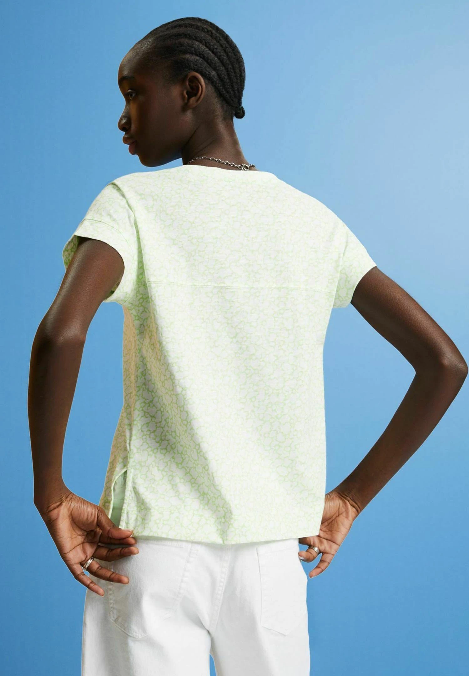 ESPRIT Mit V Ausschnitt Und Allover Muster - T-Shirt Imprimé - Citrus Green 5 ESPRIT Mit V Ausschnitt Und Allover Muster - T-Shirt Imprimé - Citrus Green – Image 3