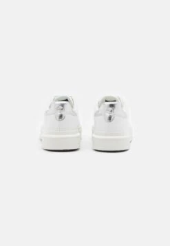 Colmar Originals Clayton - Baskets Basses - White 12 Colmar Originals Clayton - Baskets Basses - White -Magasin Général De Mode d873f73c51534048bb868d9da866bd99