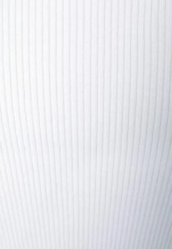 BERSHKA Cropped Buttoned - Gilet - Off White -Magasin Général De Mode dcad9581f1034a619d5dc7715638d8c0