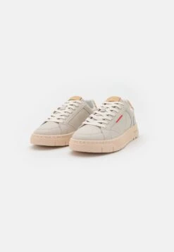 Kickers Kick Tally - Baskets Basses - Beige -Magasin Général De Mode ddb75154a48741e2a0e517df8ad01651