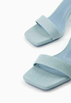 BERSHKA Sandales - Light Blue Denim 15 BERSHKA Sandales - Light Blue Denim -Magasin Général De Mode df51a68a80014eb9b39fd8cc1b1427c6