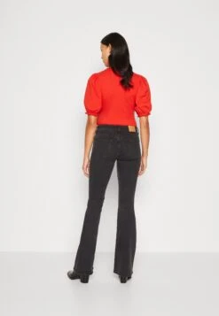 WEEKDAY Flame Low - Jean Flare - Black Lux -Magasin Général De Mode e04cb952bdeb43fe97364fd945a5ee13