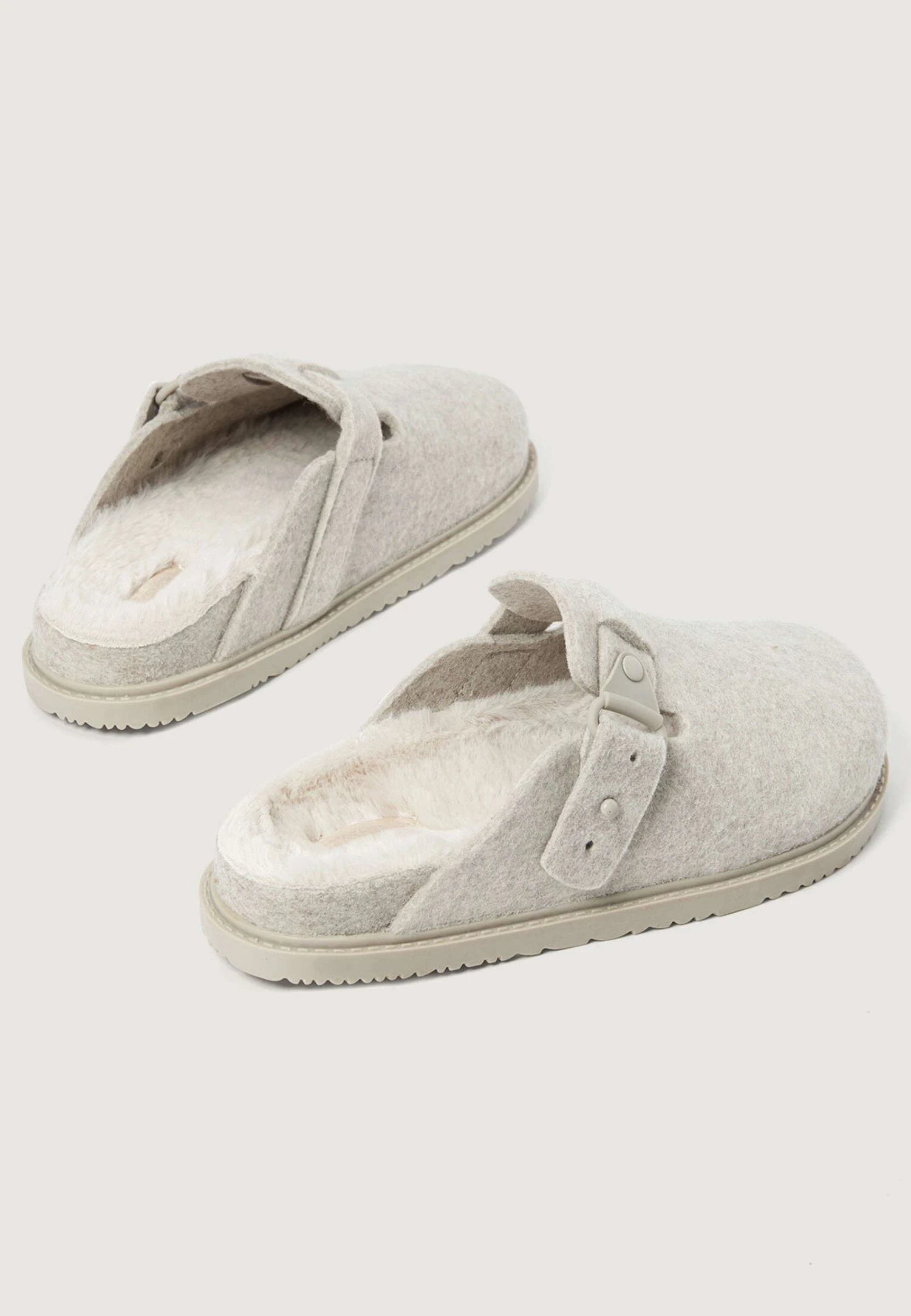 Oysho Chaussons - Grey 7 Oysho Chaussons - Grey – Image 5