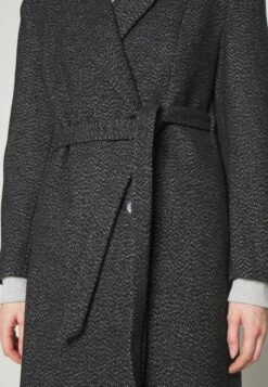 Holzweiler Devotion Coat - Manteau Classique - Black -Magasin Général De Mode e3bcb0a2a73b494bbc8aba890f667e63