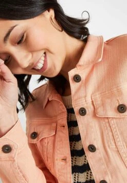 Veste En Jean - Veste En Jean -Magasin Général De Mode e3d4060bf42642c6a61fff44bd44b802