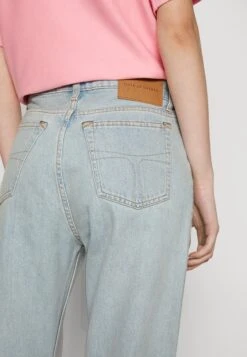 Tiger Of Sweden Lore - Jean Droit - Light Blue 11 Tiger Of Sweden Lore - Jean Droit - Light Blue -Magasin Général De Mode e3e8c9df48f44c59b3997ae9aa708119