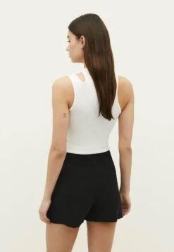 Stradivarius Flowing With Bow Detail - Jupe Portefeuille - Metallic Black -Magasin Général De Mode e4a2edc73e5646bd8ed84800757e08f5