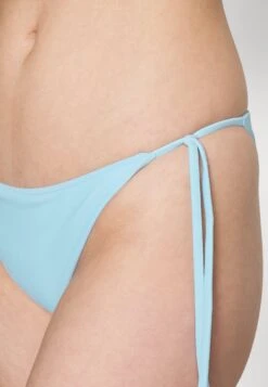 Side Tie Brief - Bas De Bikini - Light Blue -Magasin Général De Mode e5bdf45a7df34386a0ef0e7f606da127