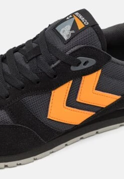 Hummel Monaco 86 Unisex - Baskets Basses - Black/Magnet -Magasin Général De Mode e66c80dbc79f409784c3a7d37f490e82