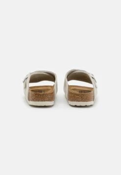 Birkenstock Zürich Unisex - Chaussons - Antique White -Magasin Général De Mode e817c17c0cc7479d8a4484a45d12347a