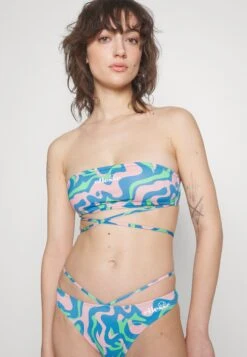 Ellesse Selza - Bikini - All Over Print 11 Ellesse Selza - Bikini - All Over Print -Magasin Général De Mode eb24a5d8d32c4375990af912ef29d15b