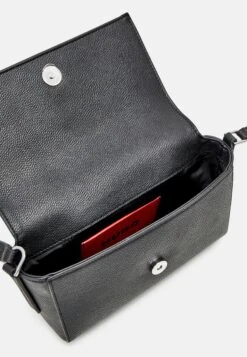 Hugo Chris - Sac Bandoulière - Black 8 Hugo Chris - Sac Bandoulière - Black -Magasin Général De Mode ec4cd8c15b5a40b29c8b1f940b2ad6d7