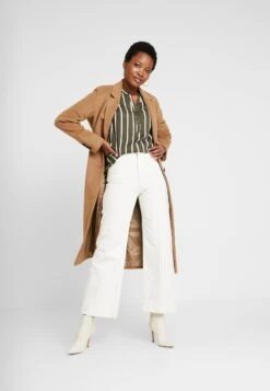 Kaffe Kastridy - Blouse - Grape Leaf/Chalk -Magasin Général De Mode ee367f6ef4954c5d98efd9e821a5437c