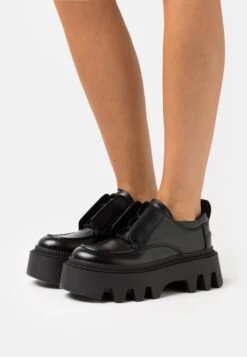 Buffalo Flora Laceup - Derbies - Black