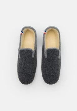 Traditional Unisex - Chaussons - Asphalt/Gris 11 Traditional Unisex - Chaussons - Asphalt/Gris -Magasin Général De Mode f08fb64c1c49424c83f593e53ba97563