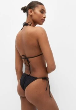 PULL & BEAR Triangle - Haut De Bikini - Black -Magasin Général De Mode f36848f4105946db9f685cb832d3c57f