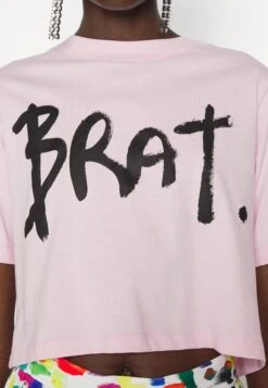 Christopher Kane Brat Cropped - T-Shirt Imprimé - Fairytale 16 Christopher Kane Brat Cropped - T-Shirt Imprimé - Fairytale -Magasin Général De Mode f40d52836b714500a39e4c6fc9f8eb45