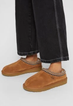 Ugg Tasman - Chaussons - Chestnut -Magasin Général De Mode f4a2726f953e43e18a88a005f4888e14