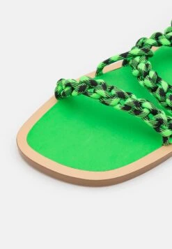 MSGM Donna Woman - Sandales - Fluo Green 15 MSGM Donna Woman - Sandales - Fluo Green -Magasin Général De Mode f60d13dc0ea14c42a9ae2d973a830654