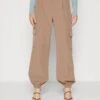 Vila Vicarolina Pant - Pantalon Cargo - Camel 1 Vila Vicarolina Pant - Pantalon Cargo - Camel -Magasin Général De Mode f6d6a48a063c40beb001dde8b289270d
