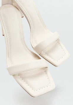 Stradivarius Mit Gesteppten Riemchen - Chaussures De Mariée - Off White 13 Stradivarius Mit Gesteppten Riemchen - Chaussures De Mariée - Off White -Magasin Général De Mode fa85ffb0fc0b4c4aa39d1eb6ddaa7e97