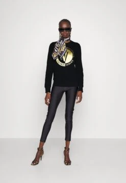 Versace Jeans Couture Sweatshirt - Black/Gold 9 Versace Jeans Couture Sweatshirt - Black/Gold -Magasin Général De Mode fd3216364e424815993f346618e6be75
