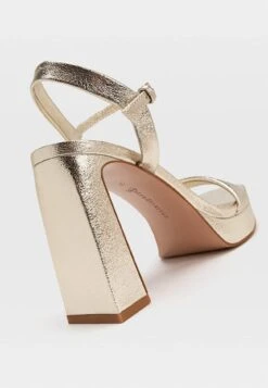 Stradivarius Mit Absatz Und Plateau - Chaussures De Mariée - Gold -Magasin Général De Mode fd9da8836c4d4916ae5aed9164bd6489