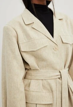 NA-KD Mit Fronttasche - Trench - Light Beige -Magasin Général De Mode fe4ff4701d3c4ee18109574a8069a16e